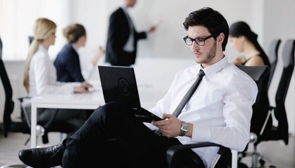 puna e ulur si shkaktar i osteokondrozës lumbare